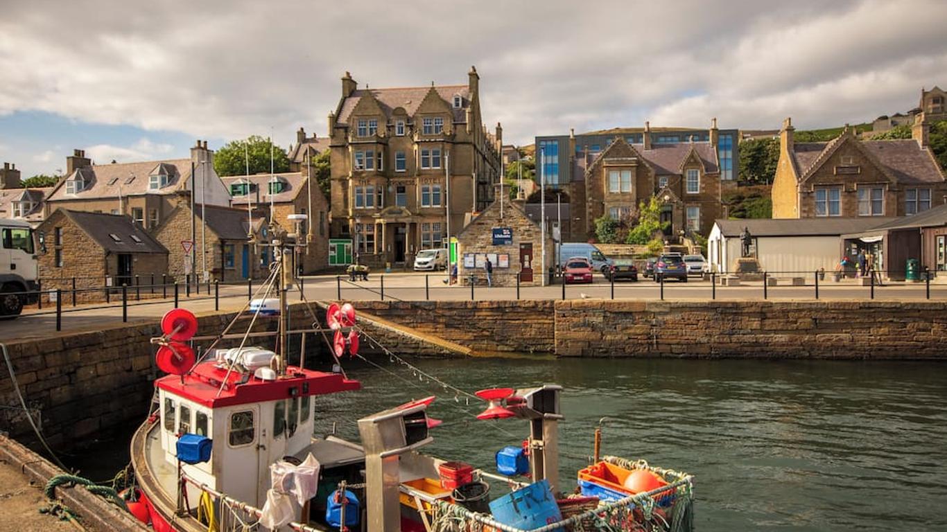 Hotels near Stromness Ferry Terminal